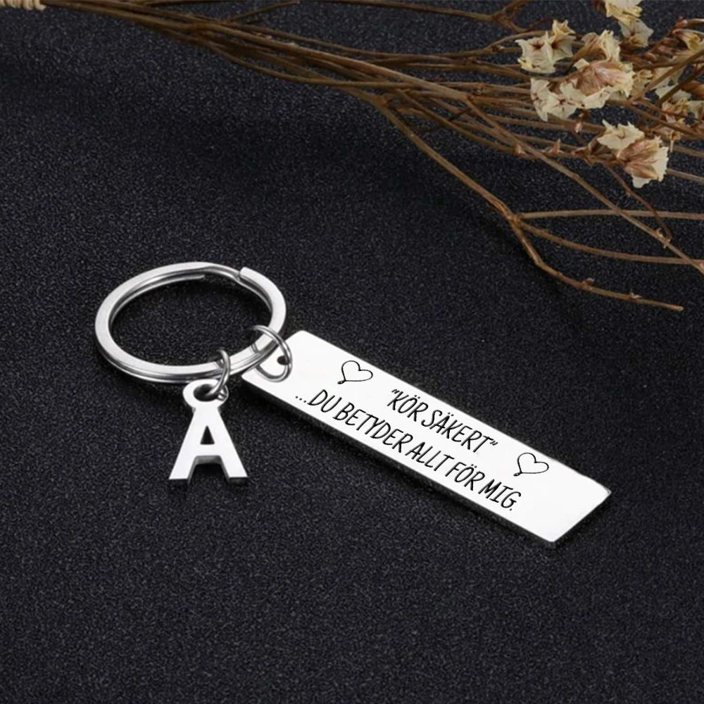 Nyckelring med initial - Kör säkert