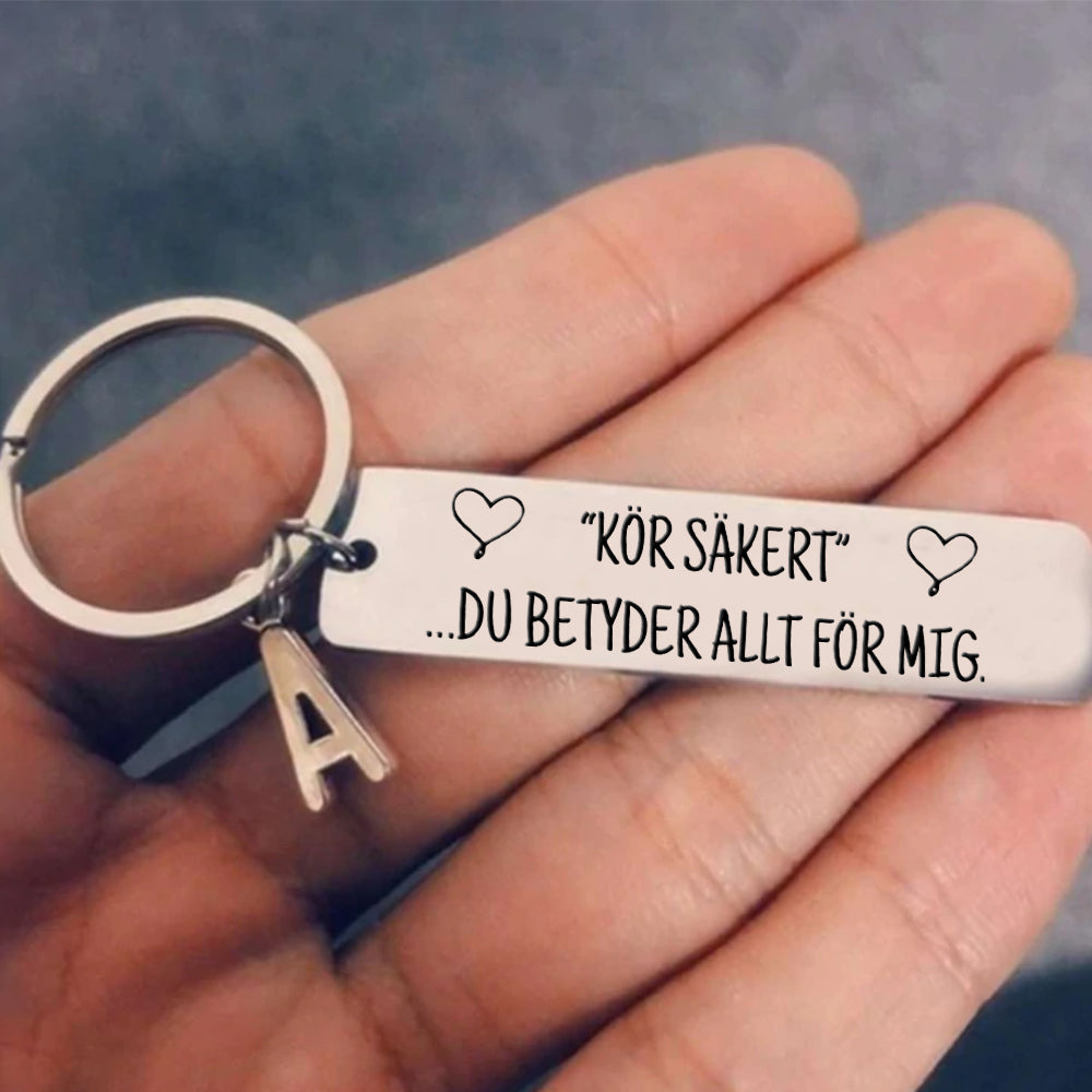 Nyckelring med initial - Kör säkert
